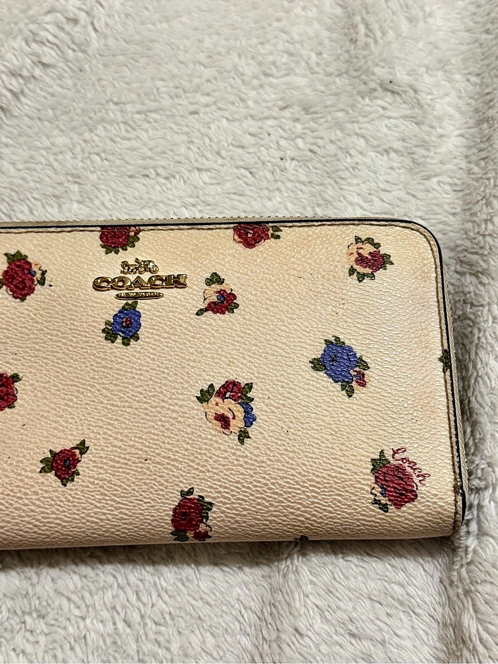 Coach Long Zip Around Wallet With Floral Cluster Print Floral Wallet Cream & Red